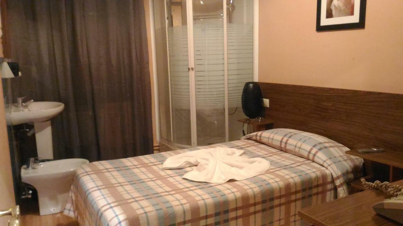 Hostal Goias 호텔 오비에도 외부 사진