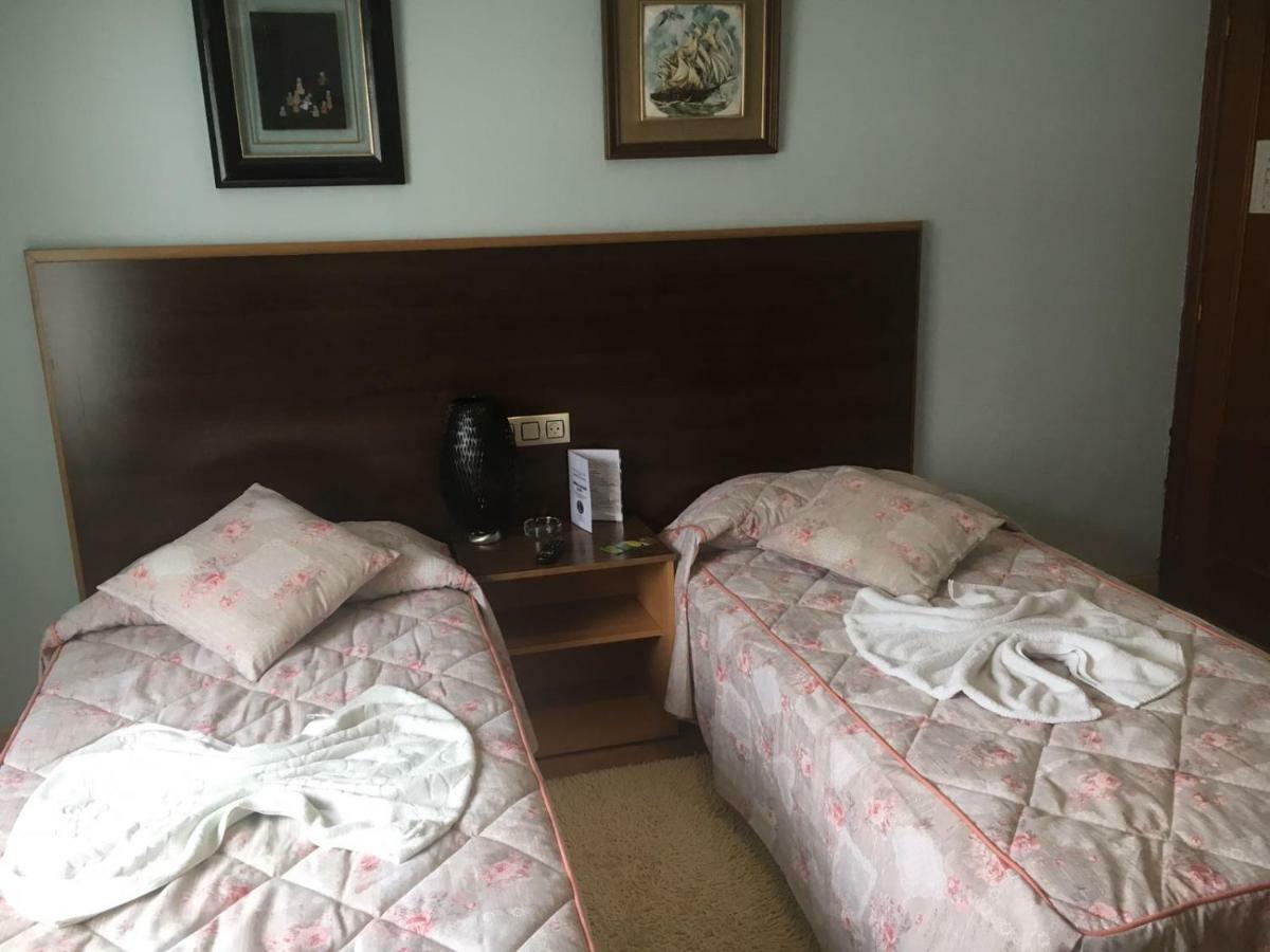 Hostal Goias 호텔 오비에도 외부 사진