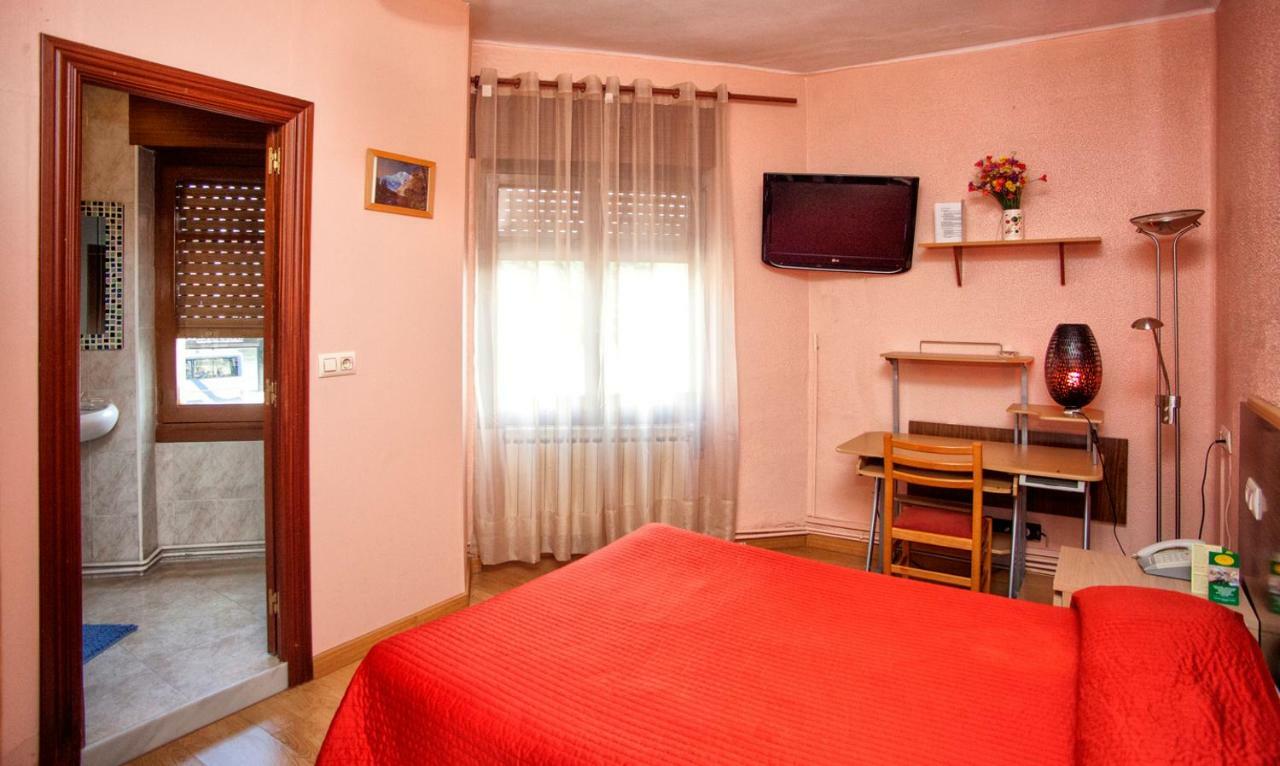 Hostal Goias 호텔 오비에도 외부 사진
