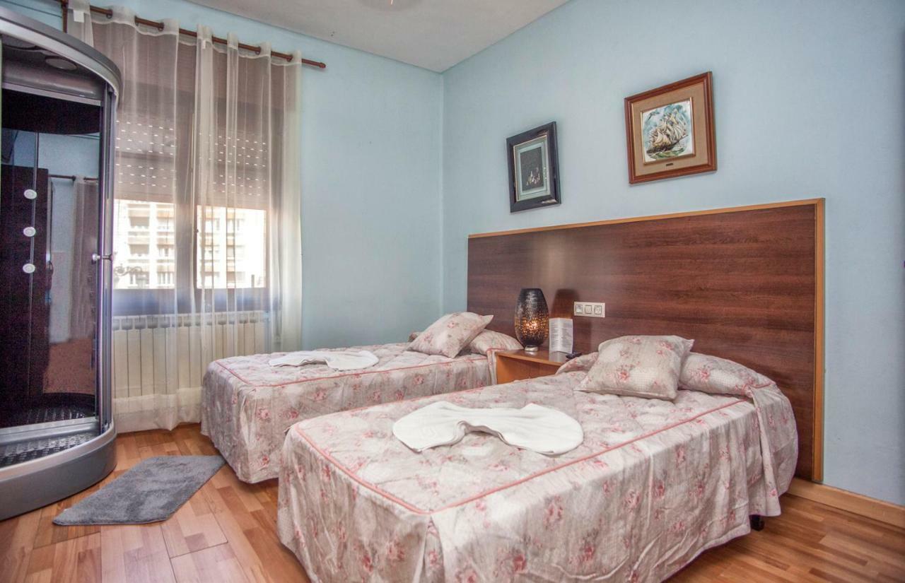 Hostal Goias 호텔 오비에도 외부 사진